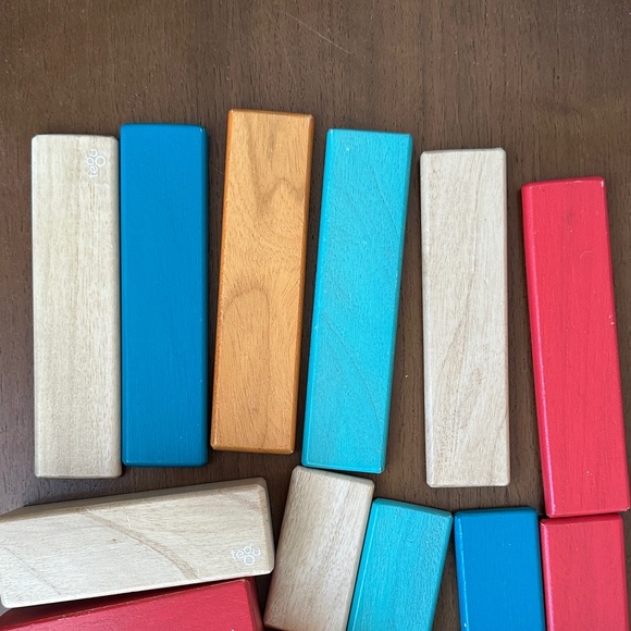 Tegu 24 piece magnetic Wooden Building Blocks set - Picture 3 of 8